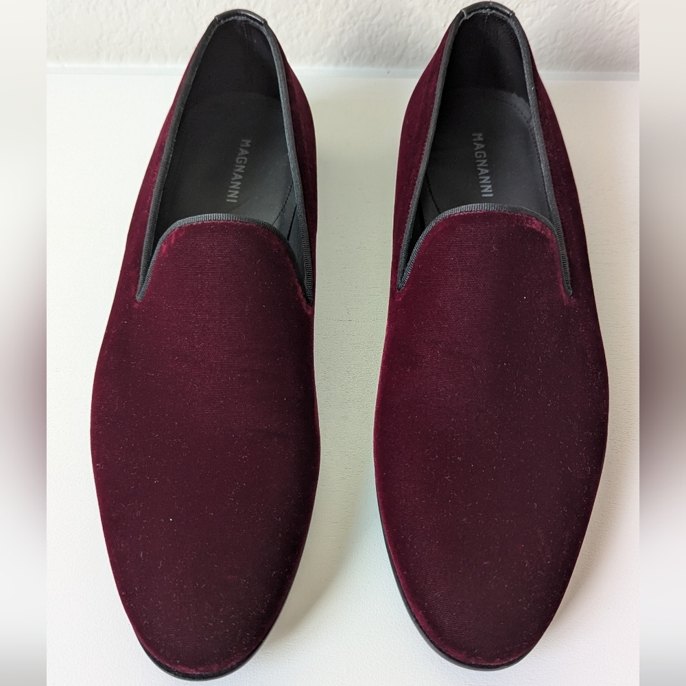 Magnanni Jareth Men's Burgundy Velvet Loafers 